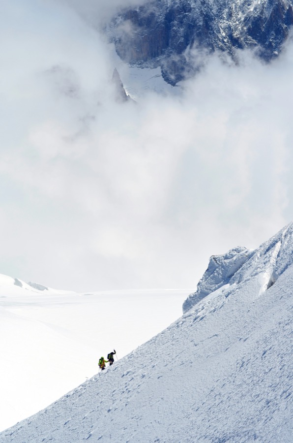 Expedição de alpinismo — progressão em neve