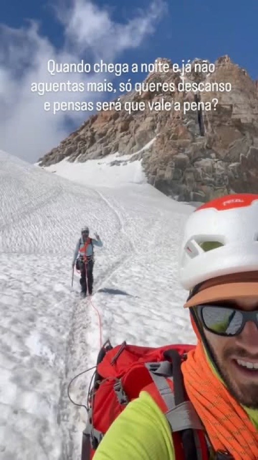 Em progressão no glaciar, em cordada
